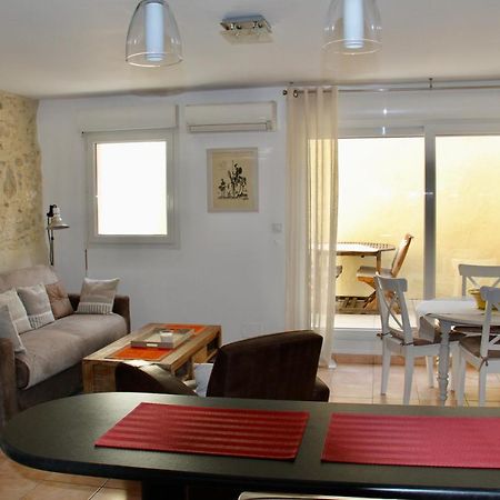 Agreable Maison De Ville Eyragues Exterior photo