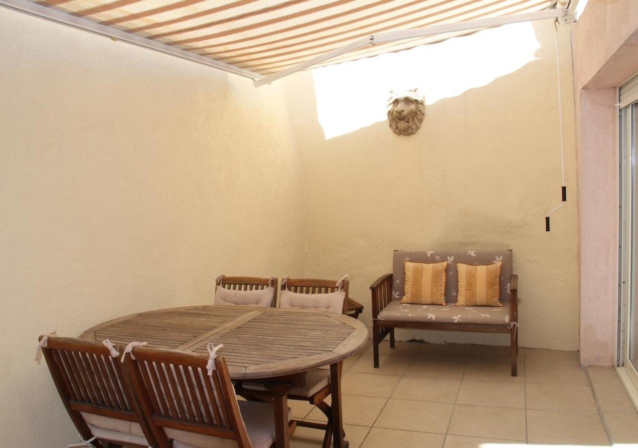 Agreable Maison De Ville Eyragues Exterior photo