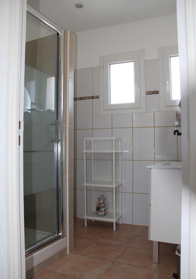 Agreable Maison De Ville Eyragues Exterior photo